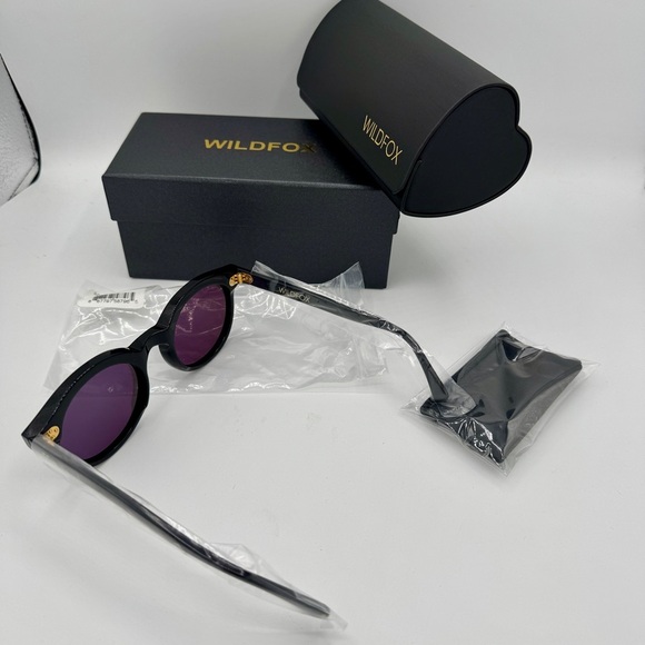 NWT Wildfox Harper Black Sunglasses Classic Round , NEW with case and cloth main image 5